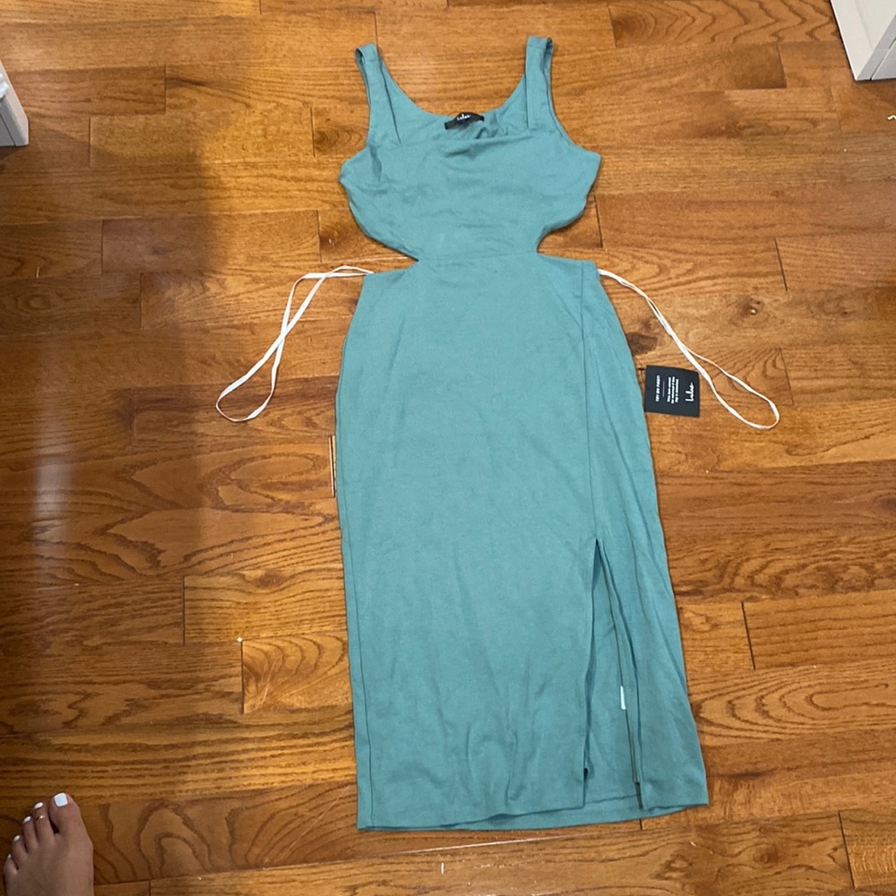 Lulu stretchy dress. Size medium. Color: mint